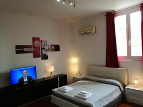 Гостиница Residenza Piazza Dei Martiri 8  Болонья